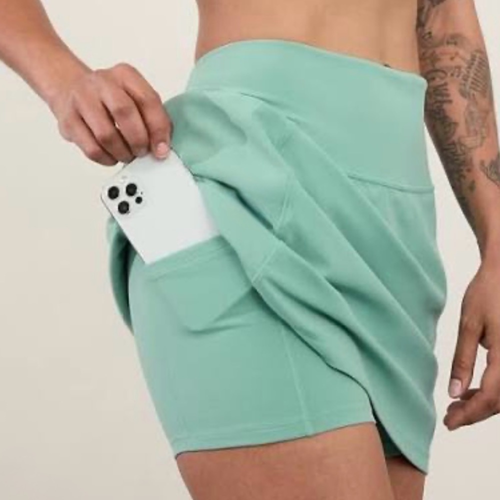 Athleta Salutation Stash Skort 16.5”